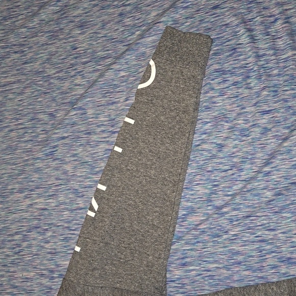 Calvin Klein Women's Cropped Sweatshirt Gray and White Size M - Picture 5 of 8